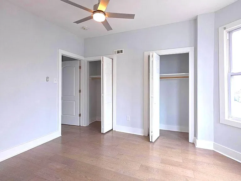 5515 Catharine St — Photo 11