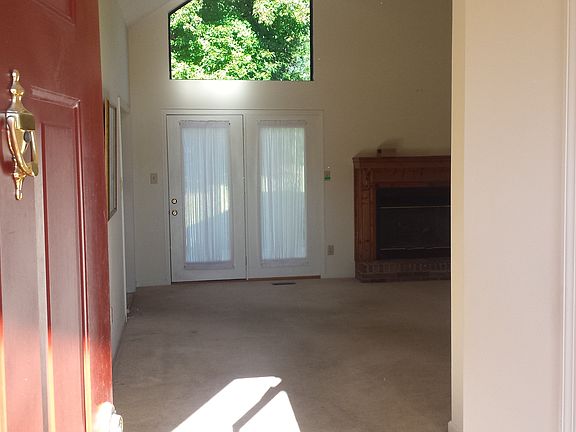 4th image of 1574 Crestview Cir