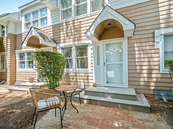 49 Canoe Place, Hampton Bays, NY 11946