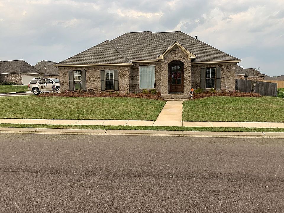1st image of 131 Woodscape Dr.