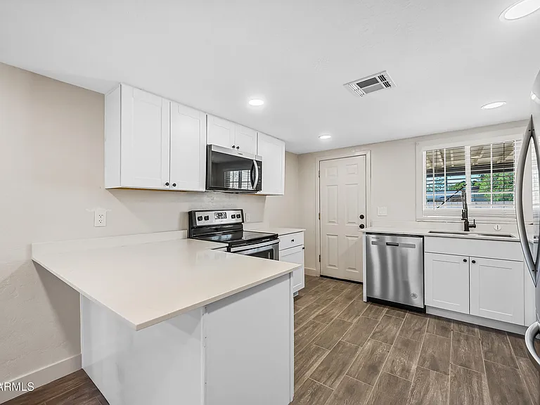 750 W 1st Pl — Photo 7