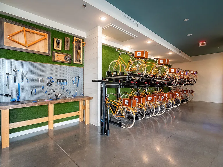 IMT 8 South — Photo 19
