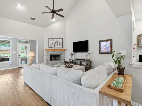 8313 Primrose Trl, Argyle, TX 76226