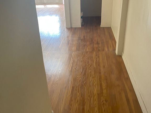 4th image of 418 S Maple Dr #420