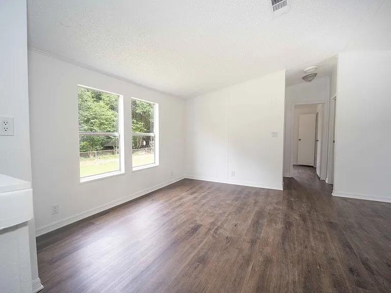 4872 Evans St — Photo 5
