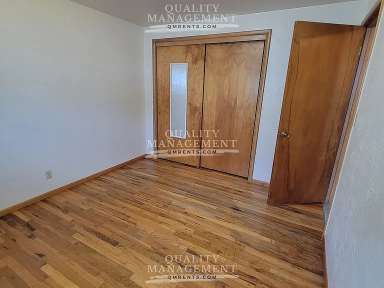 206 Meffan Ave — Photo 9