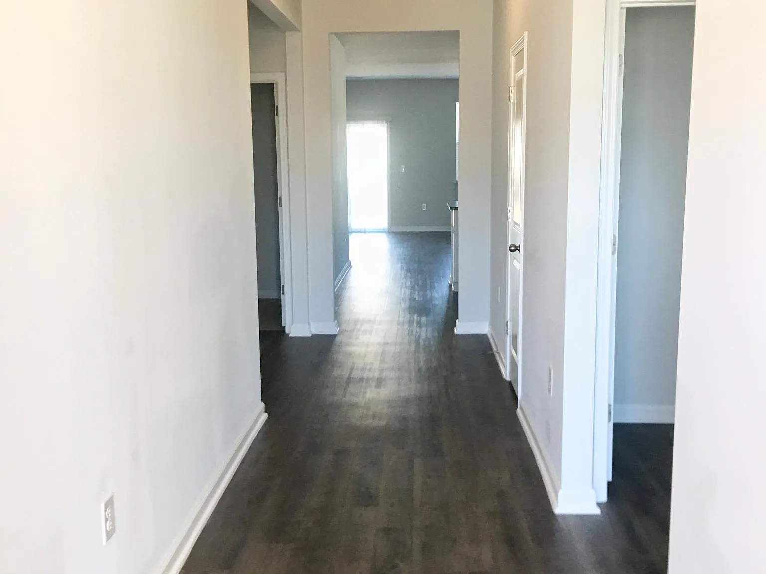 4 bed, 1876 sqft, $2,200 — Photo 3