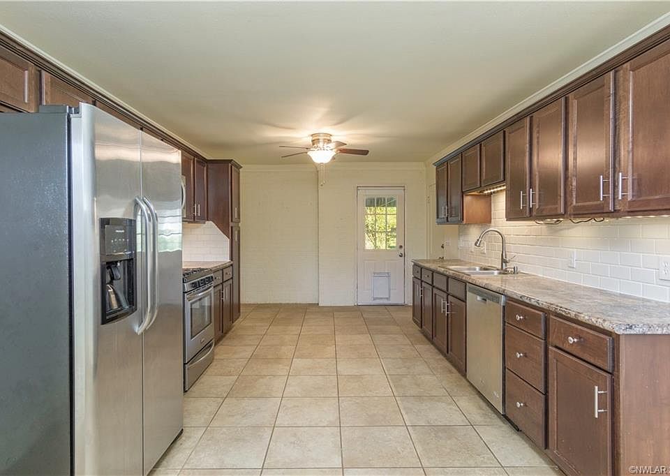 1st image of 311 Elmwood Cir