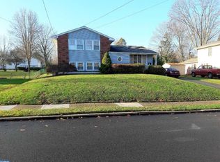 1195 Log College Dr, Warminster, PA 18974