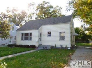 23251 Seneca Ave, Oak Park, MI 48237