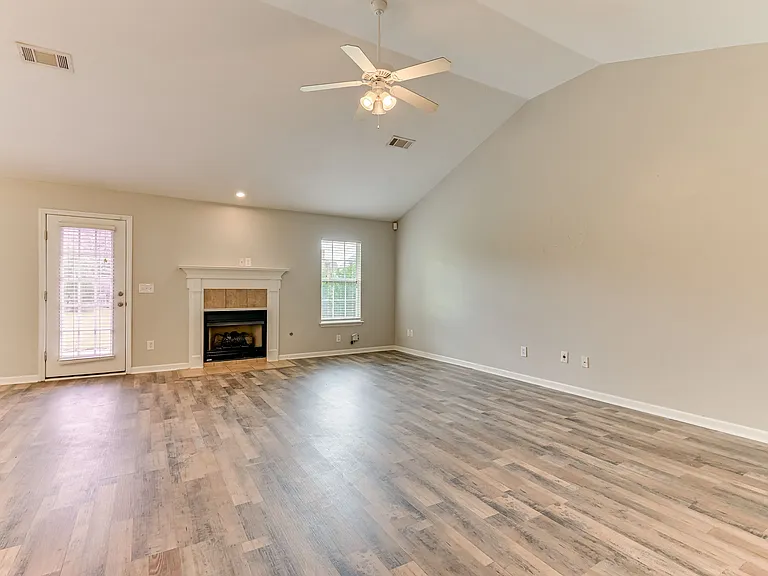 4452 Country Glen Cir — Photo 22