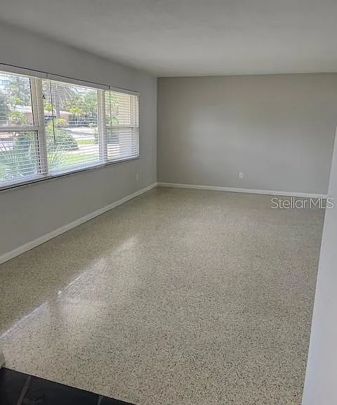 1910 Bayshore Dr — Photo 3