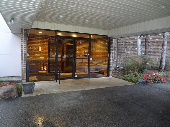 2nd image of 1026 Castilian Ct APT 111