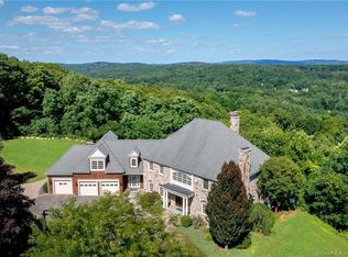 26 Garnet Hill Ln, Avon, CT 06001