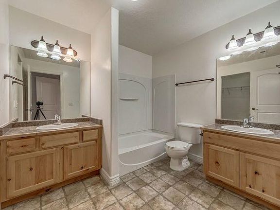 4th image of 986 W 270 S APT 303