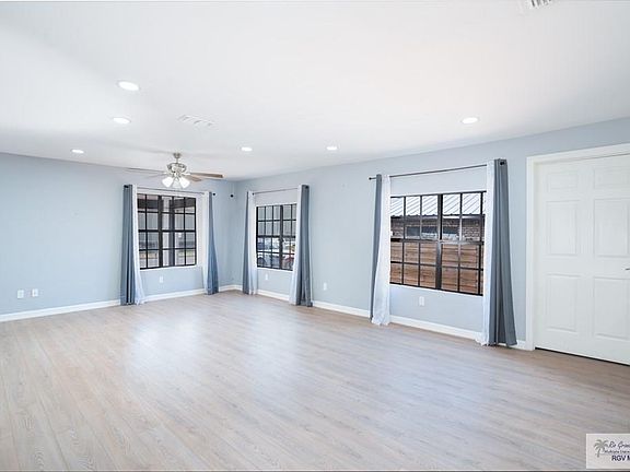 4th image of 212 North St #15