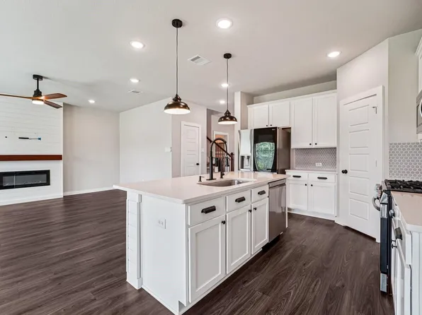 15011 Red Buckeye Dr, Cypress, TX 77433