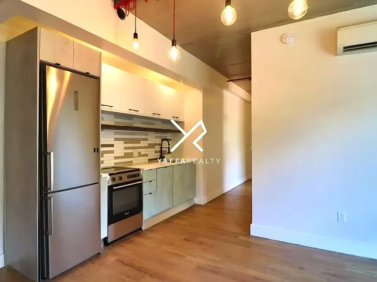 806 Saint Johns Pl #2B — Photo 4