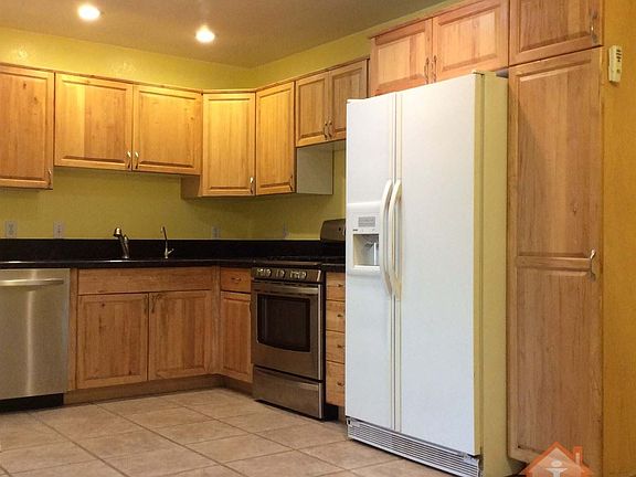 5th image of 4701 Caspian Ave