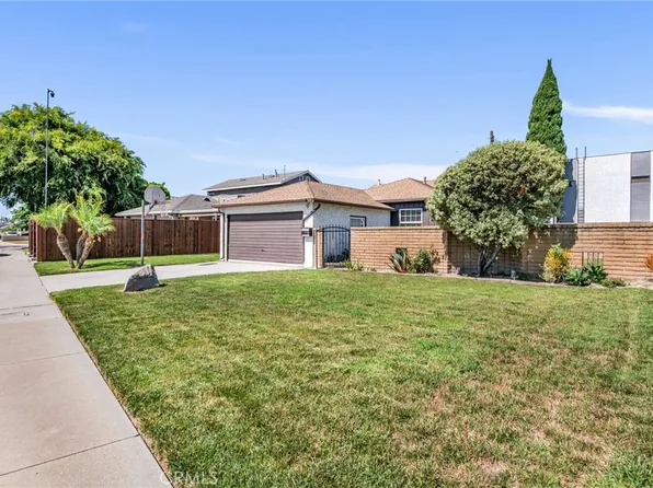 11011 Ticonderoga Dr, Los Alamitos, CA 90720