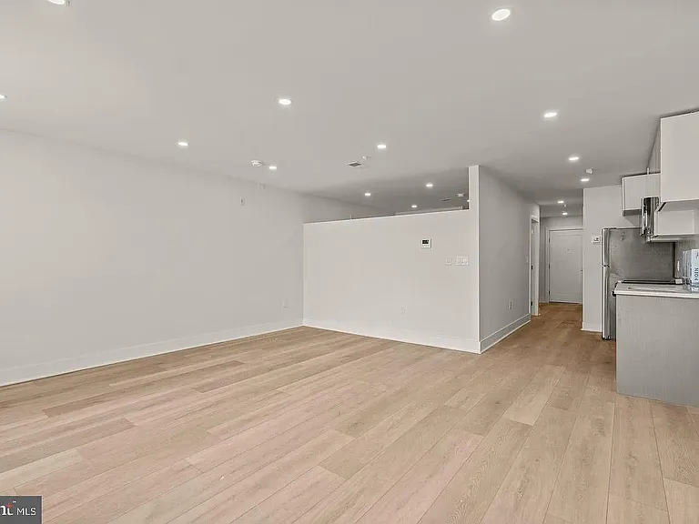 253 N 3rd St #33 — Photo 3