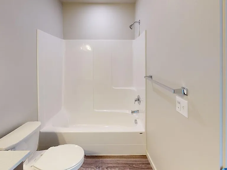 223 Stockton Ave — Photo 6