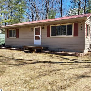 224 Kenwood Ave, Roscommon, MI, 48653