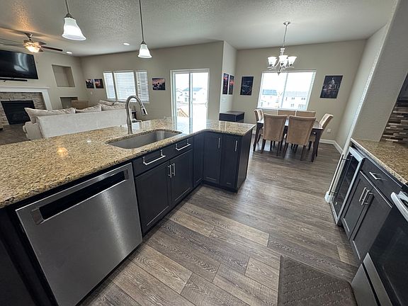 3rd image of 7253 Alpine Daisy Dr