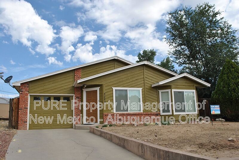 1st image of 4224 Applewood Dr