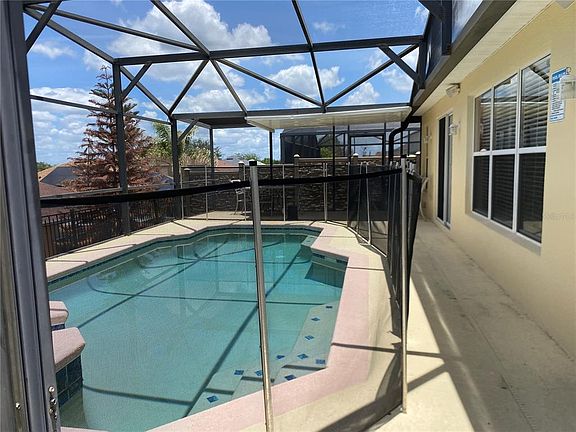 2nd image of 662 ROSSELLI BOULEVARD