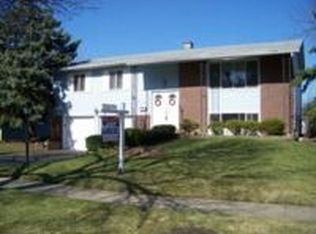 4120 Ohare Dr, Hoffman Estates, IL 60192