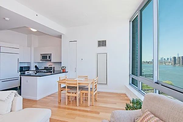 Sold by Nest Seekers International | media 8