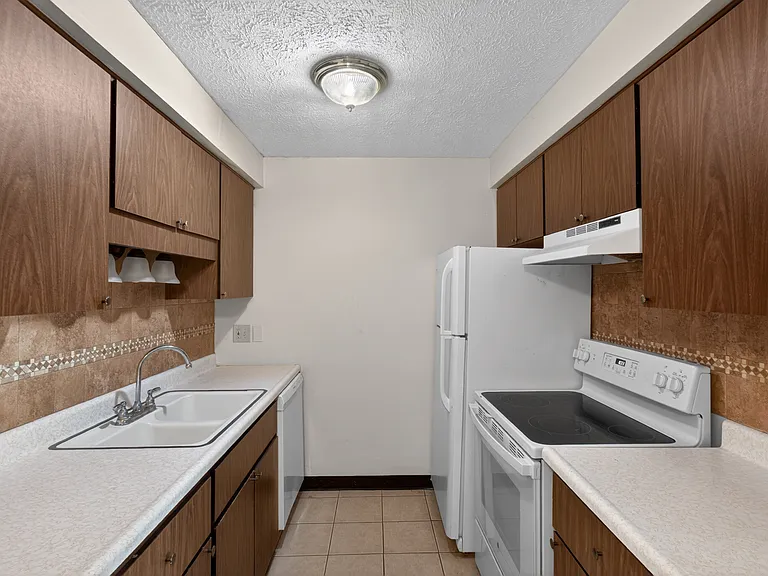 2703 38th St NW #D — Photo 9