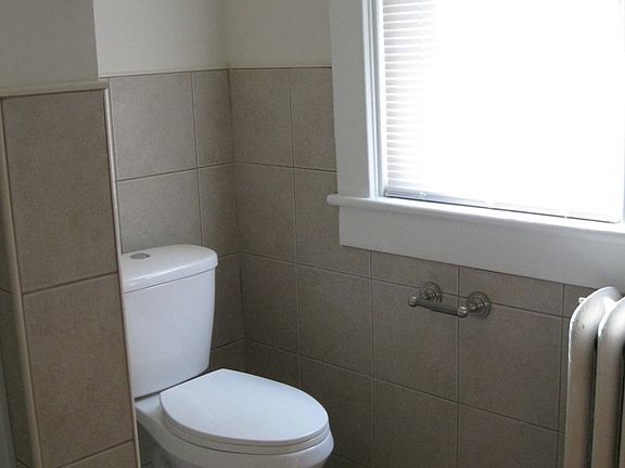 5th image of 710 Virginia Ave APT A