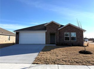 3081 Laredo Ln, Centerton, AR 72736