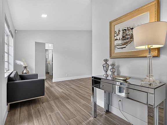3rd image of 10723 GREENTRAIL Drive S