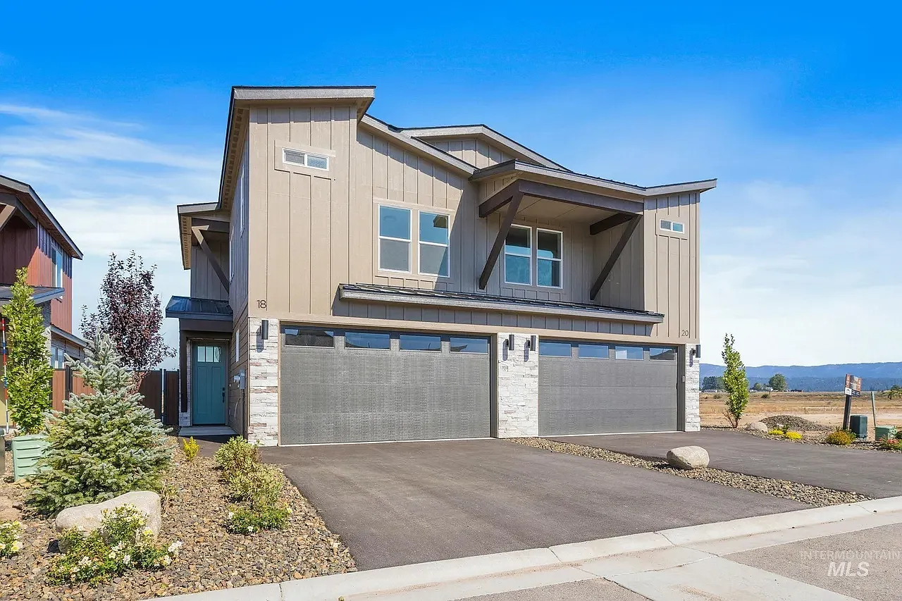 3 bed, 2.5 bath, 1805 sqft, $2,300 — Photo 1