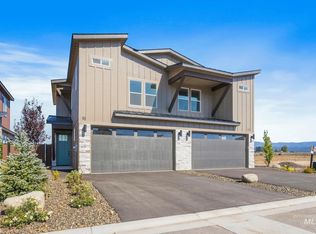 18 Ogden St, Cascade, ID 83611