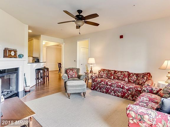 Bright and spacious with fireplace and ceiling fan