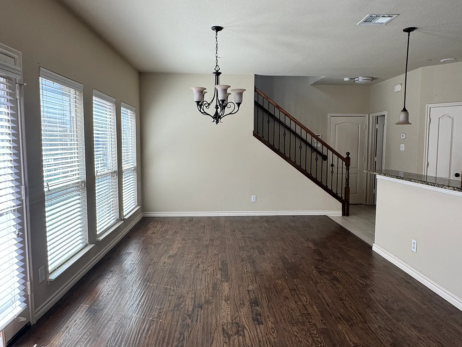 3 bed, 2.5 bath, 2246 sqft, $2,900 — Photo 3
