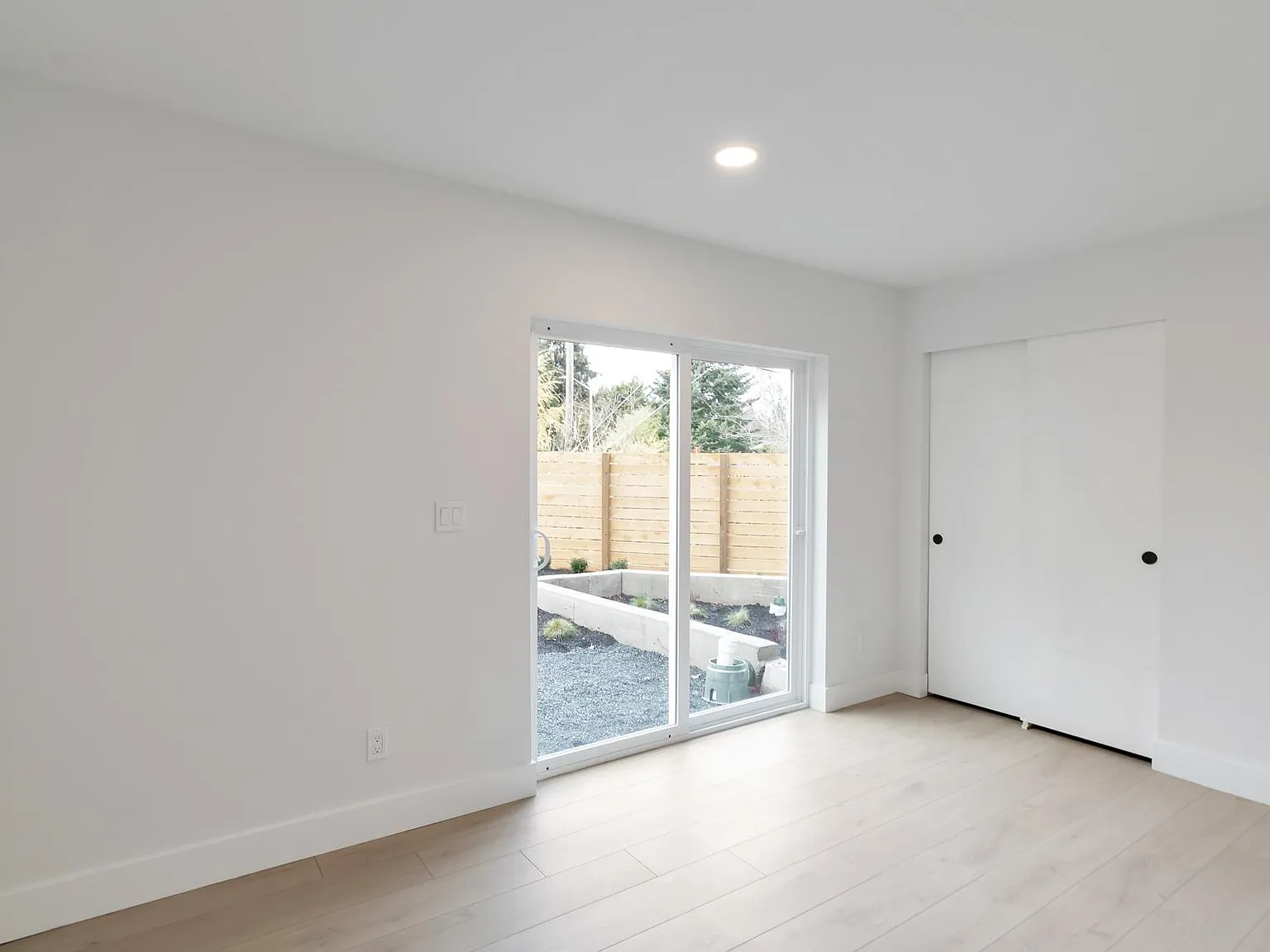 3 bed, 1602 sqft, $3,600 — Photo 2