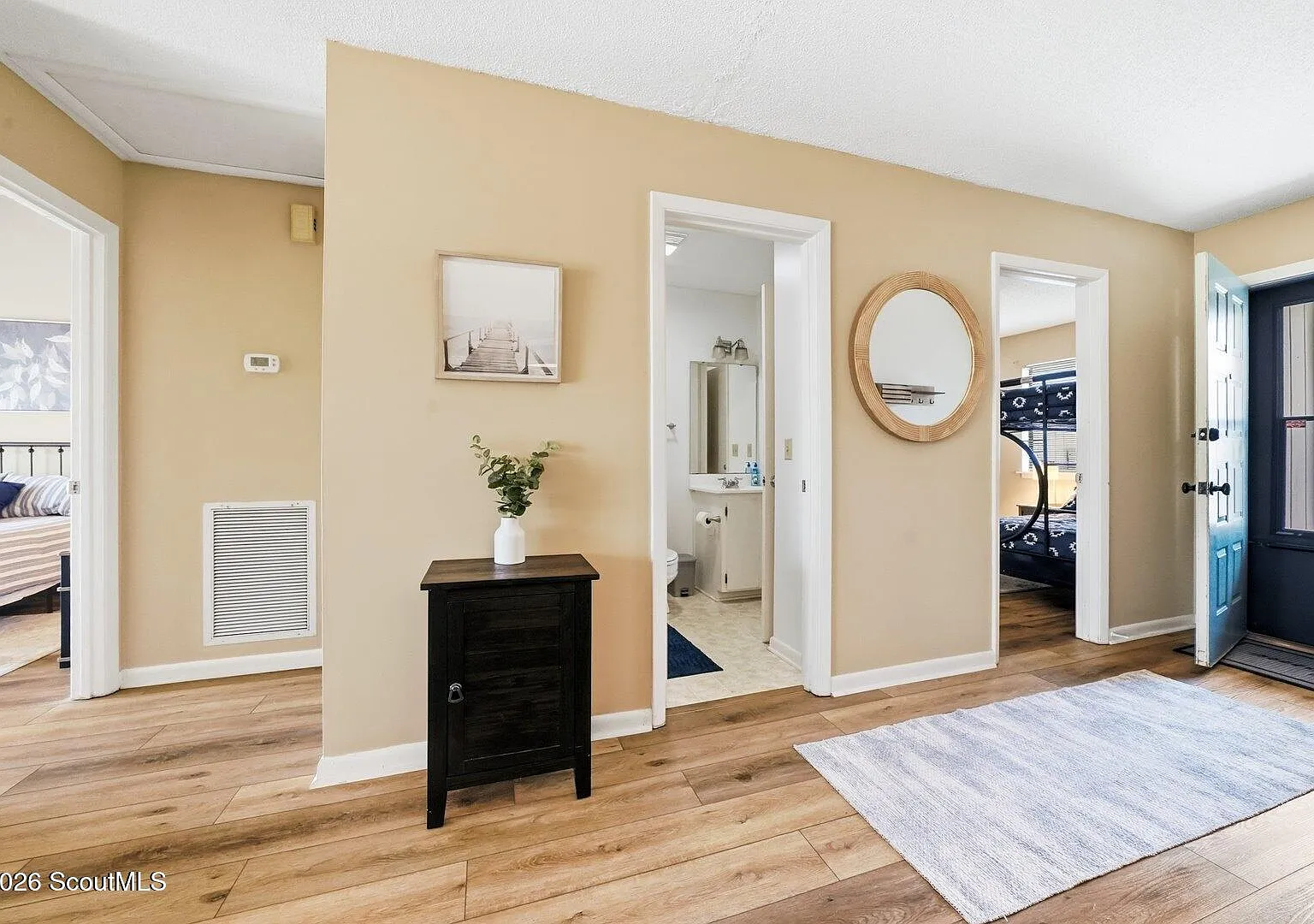 2 bed, 2.0 bath, 905 sqft, $2,000 — Photo 3