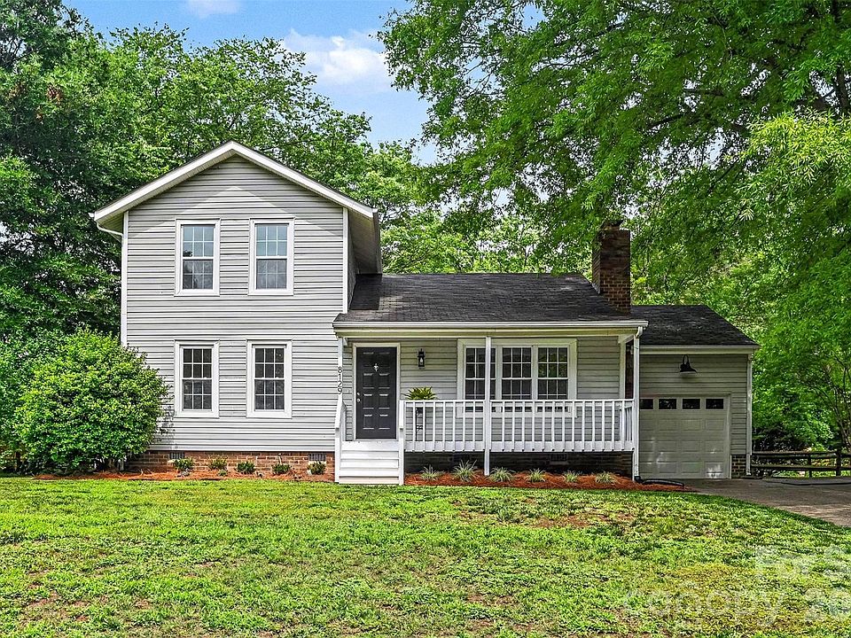 1st image of 8129 Park Vista Cres