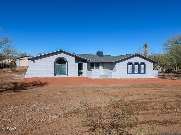 3rd image of 3230 W Via Santa Dorotea