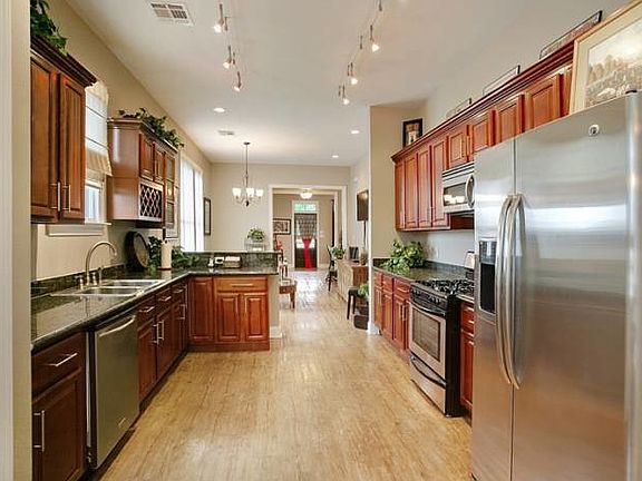 4th image of 833 6th St