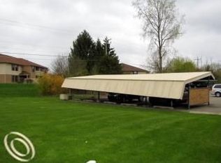 61035 11 Mile Rd APT 3, South Lyon, MI 48178