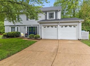837 Mayfair Park Ct, Ballwin, MO 63021