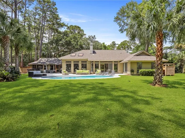 63 Gloucester Rd, Hilton Head Island, SC 29928