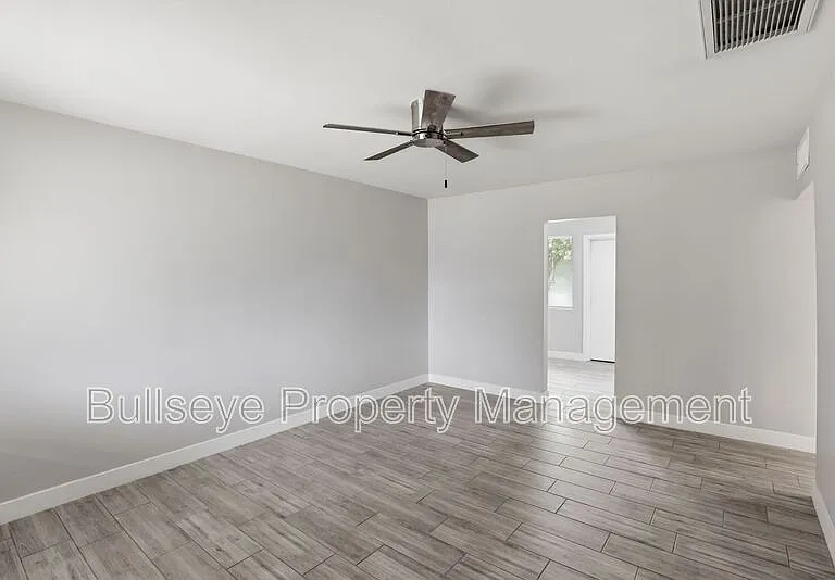 1721 E Moreland St #2 — Photo 5