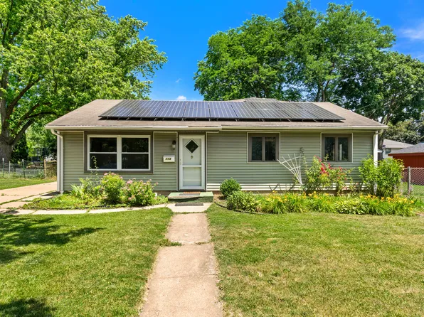 114 Meadow Ave, Woodstock, IL 60098